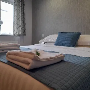 Apartment Heathrow - Hounslow, Cranford