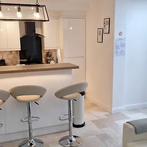 Apartment New 3 Bedrooms Flat In Ashford Near Heathrow, Ashford (Surrey)